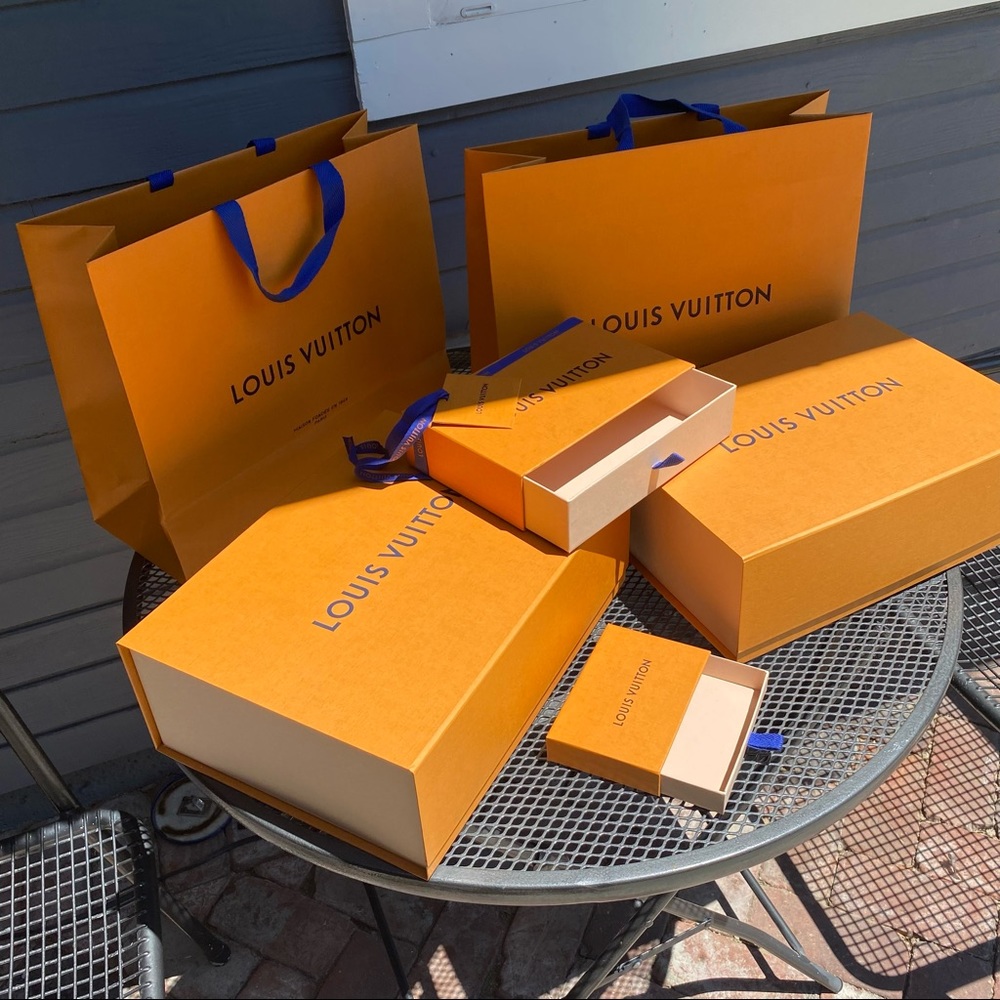 Louis Vuitton shopping bags + boxes - Set #1